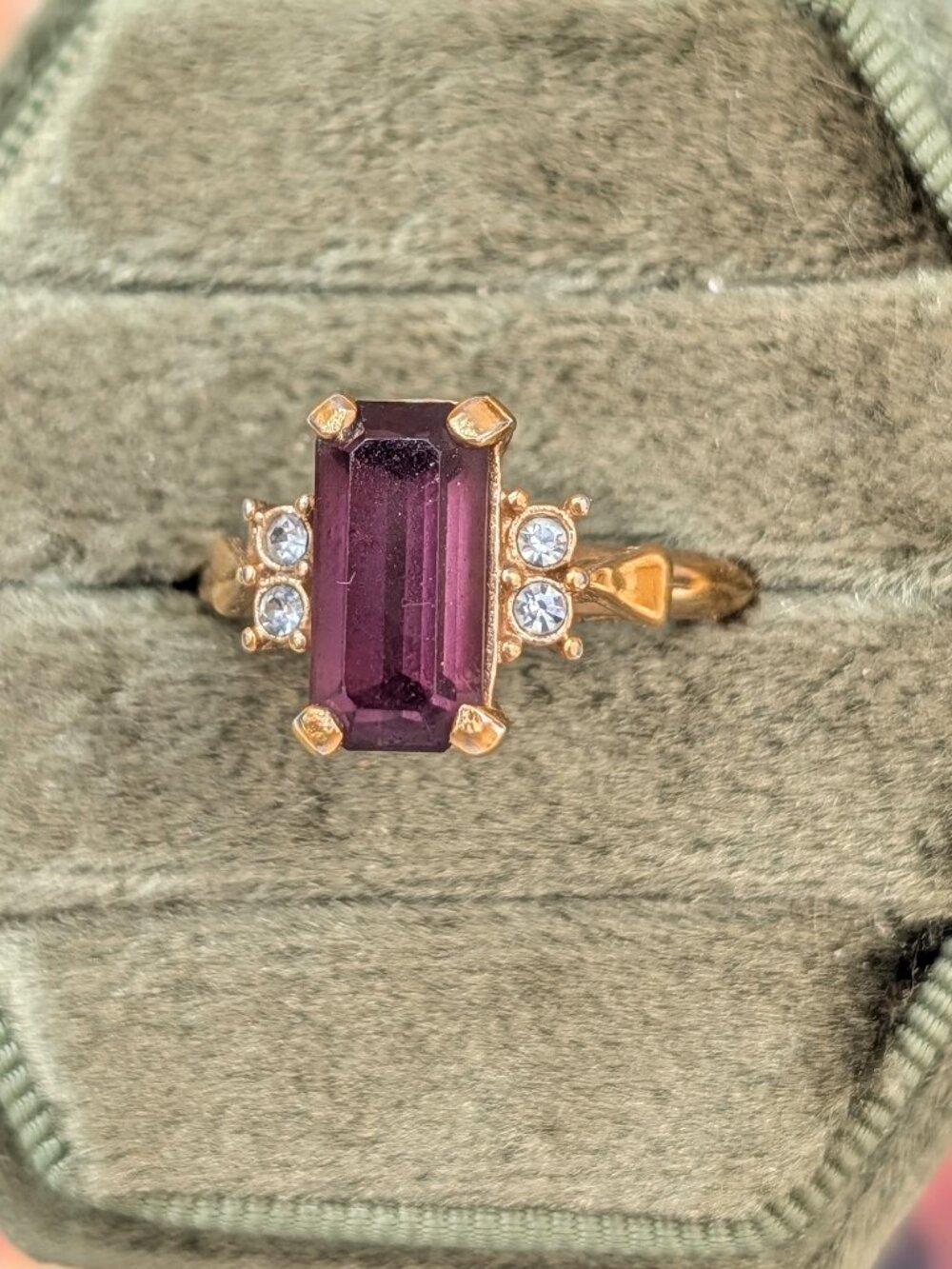 Vintage Art Deco Avon Amethyst Purple Glass Gold Tone Ring, Size 6
